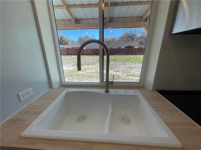 1104 N Jackson Street, Clarksville, AR 72830