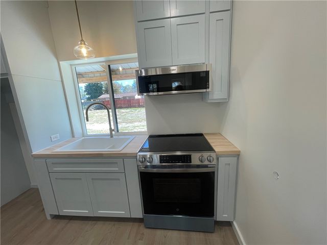 1104 N Jackson Street, Clarksville, AR 72830