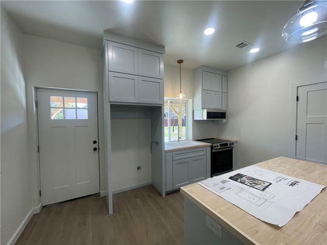 1104 N Jackson Street, Clarksville, AR 72830