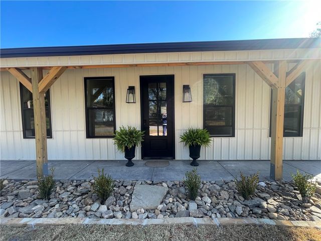 1104 N Jackson Street, Clarksville, AR 72830