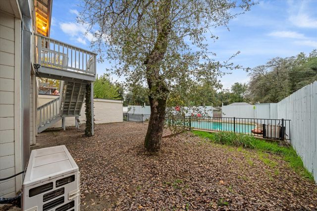 656 West Street, Redding, CA 96001