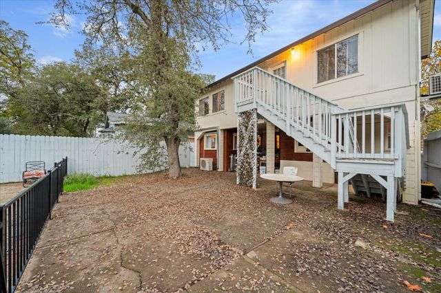 656 West Street, Redding, CA 96001