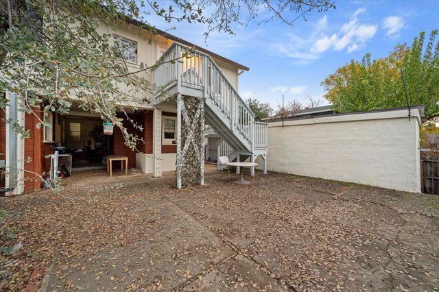 656 West Street, Redding, CA 96001