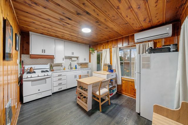 656 West Street, Redding, CA 96001