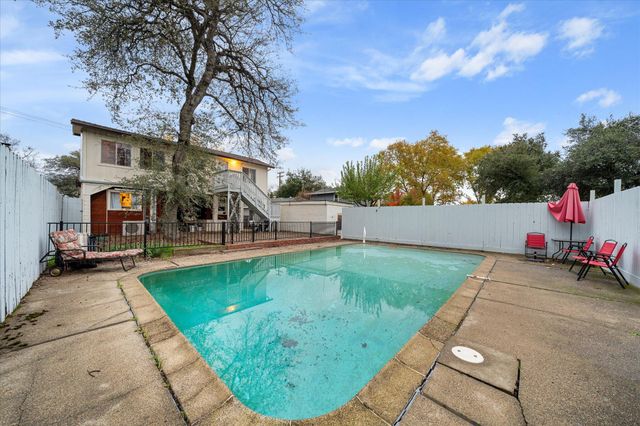 656 West Street, Redding, CA 96001