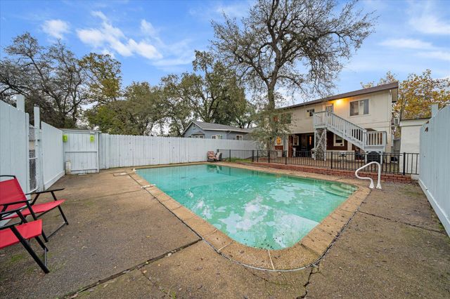 656 West Street, Redding, CA 96001