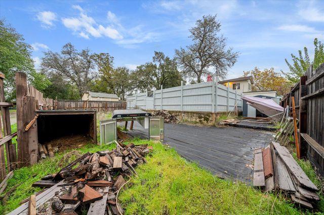 656 West Street, Redding, CA 96001