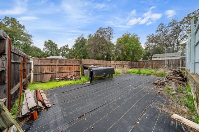 656 West Street, Redding, CA 96001