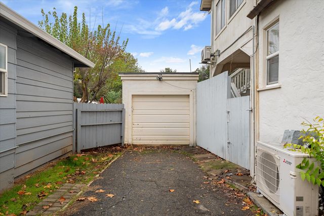 656 West Street, Redding, CA 96001