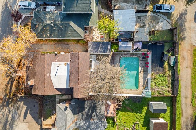 656 West Street, Redding, CA 96001