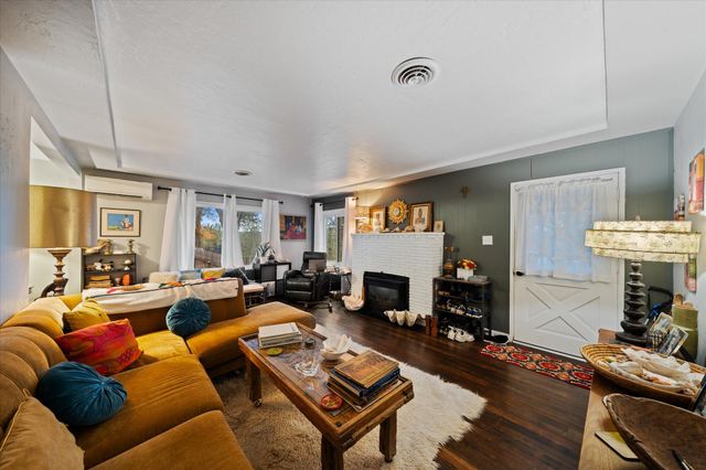 656 West Street, Redding, CA 96001