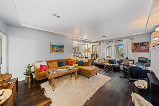 656 West Street, Redding, CA 96001