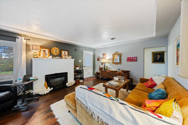 656 West Street, Redding, CA 96001