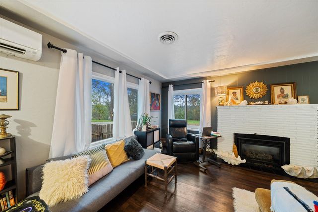 656 West Street, Redding, CA 96001