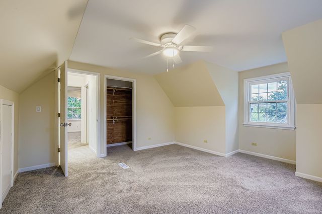9813 S LAWNDALE Avenue, Evergreen Park, IL 60805