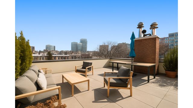 450 W 23RD Street E, New York City, NY 10011