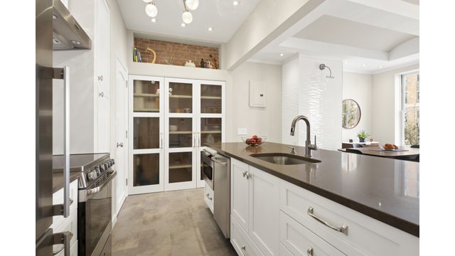 450 W 23RD Street E, New York City, NY 10011