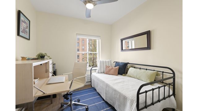 450 W 23RD Street E, New York City, NY 10011