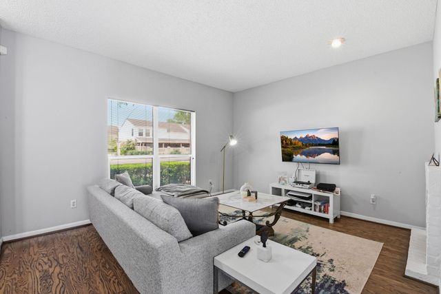 1011 Fountain View Drive, Houston, TX 77057