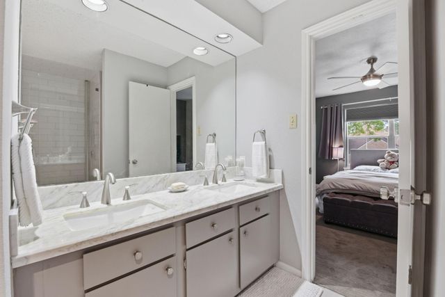 1011 Fountain View Drive, Houston, TX 77057