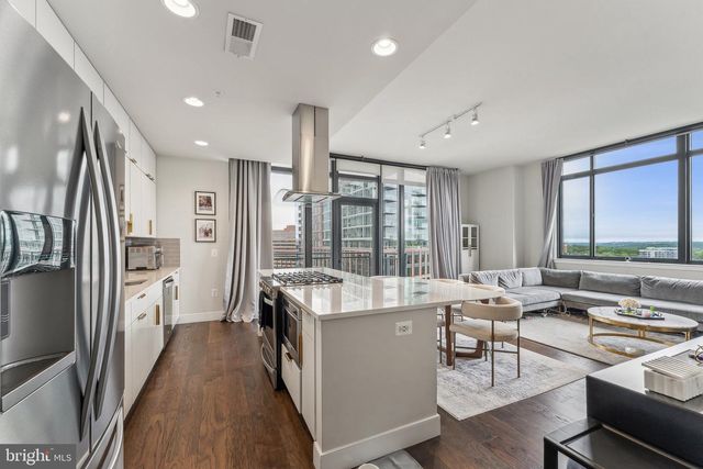 2000 Clarendon Blvd Unit 1102, Arlington, VA 22201