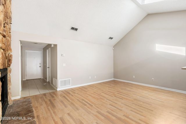 8234 DAISY Lane N, Jacksonville, FL 32244