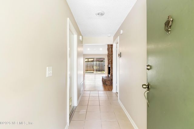 8234 DAISY Lane N, Jacksonville, FL 32244