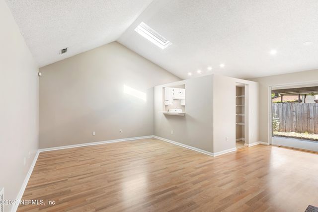 8234 DAISY Lane N, Jacksonville, FL 32244