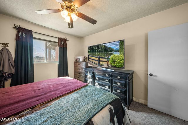 10872 Peach Avenue, Hesperia, CA 92345