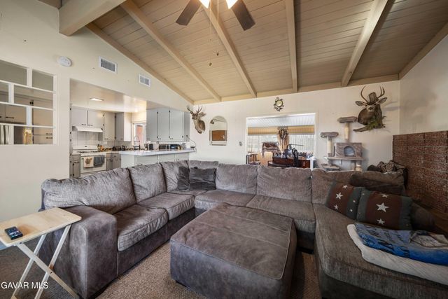 10872 Peach Avenue, Hesperia, CA 92345