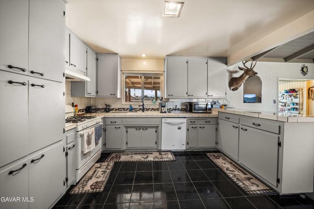 10872 Peach Avenue, Hesperia, CA 92345