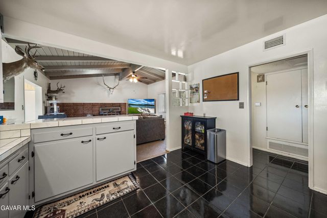 10872 Peach Avenue, Hesperia, CA 92345