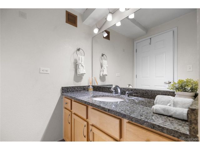 444 17th St 808, Denver, CO 80202