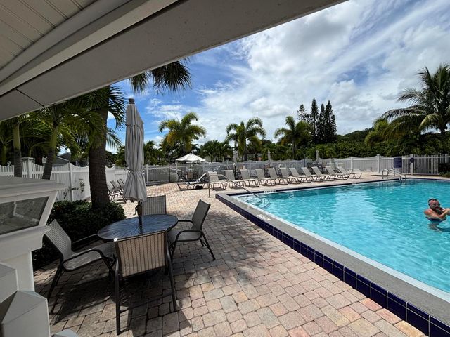 2555 Pga Boulevard 205, Palm Beach Gardens, FL 33410