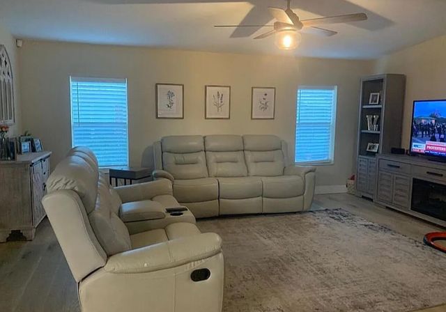 2555 Pga Boulevard 205, Palm Beach Gardens, FL 33410