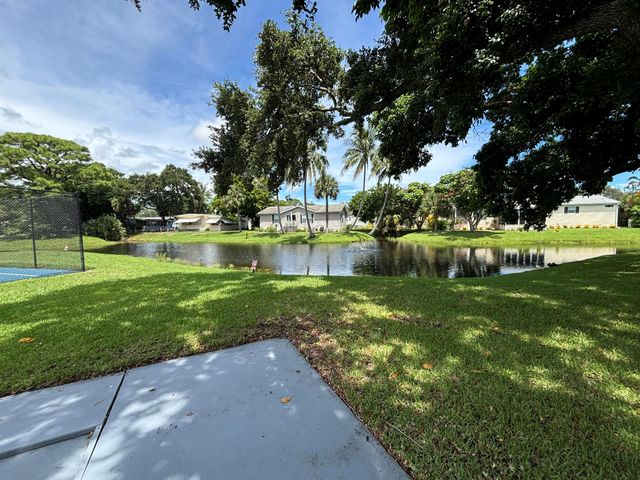 2555 Pga Boulevard 205, Palm Beach Gardens, FL 33410