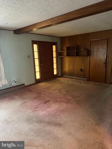 1429 COUNTY LINE RD, Huntingdon Valley, PA 19006