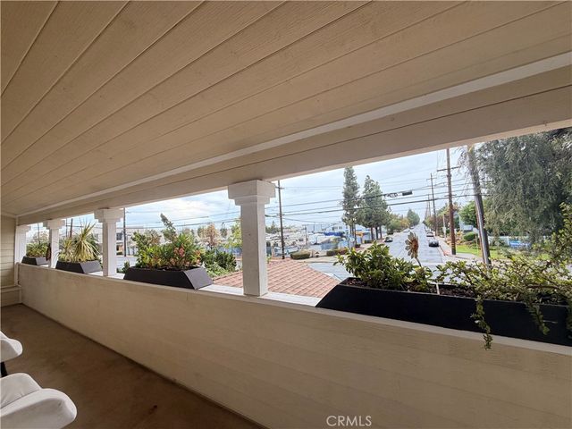 1016 N Vernon Avenue, Azusa, CA 91702