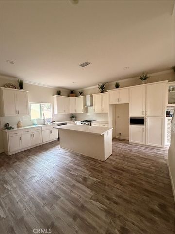 1016 N Vernon Avenue, Azusa, CA 91702