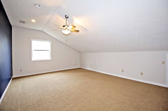 422 W Winterberry Trl, White House, TN 37188