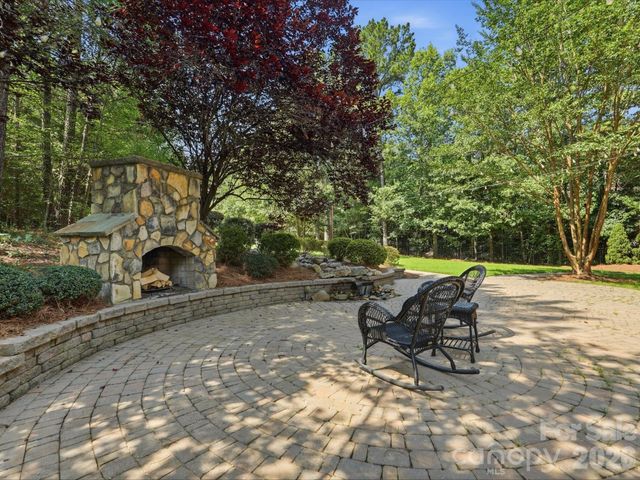 2073 Sugar Pond Court, Fort Mill, SC 29715