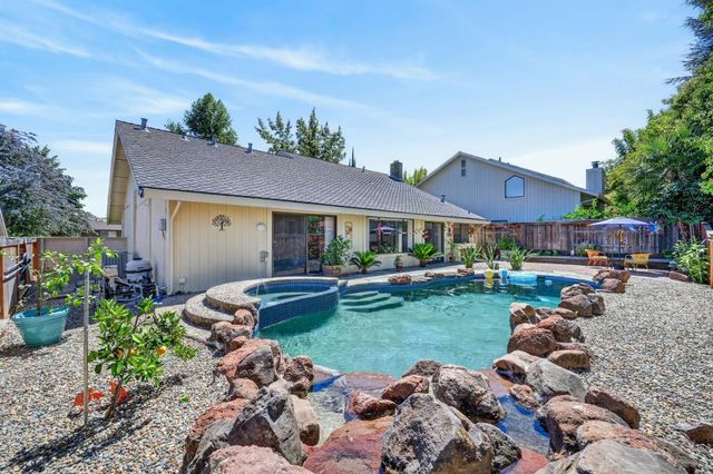 7917 Wildridge, Fair Oaks, CA 95628