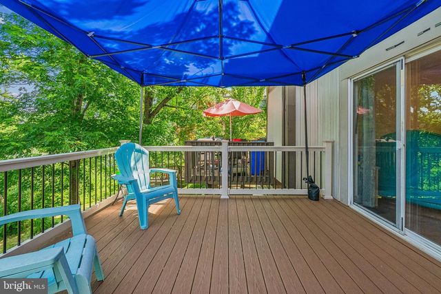 34 HELMSMAN CT, Essex, MD 21221