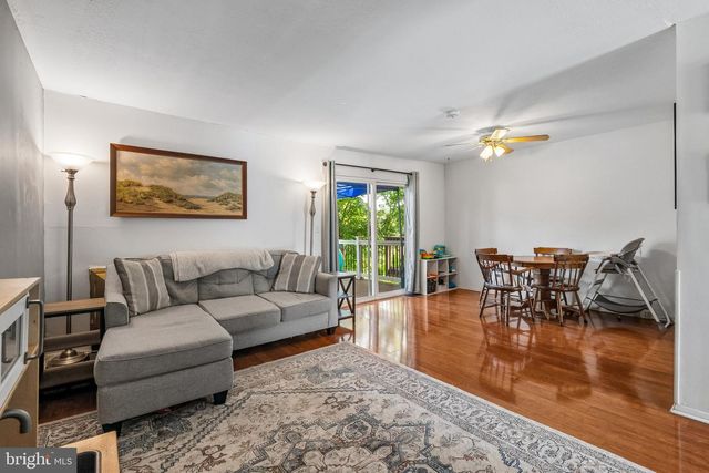 34 HELMSMAN CT, Essex, MD 21221