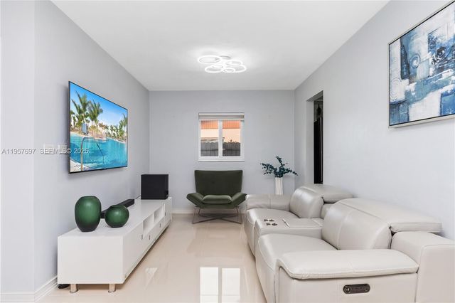 2670 SW 119th Ct, Miami, FL 33175