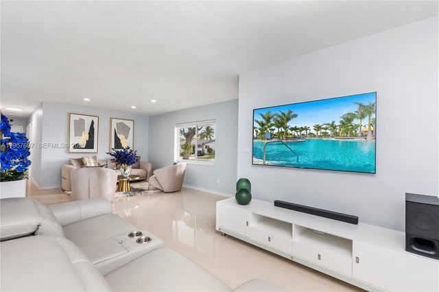 2670 SW 119th Ct, Miami, FL 33175