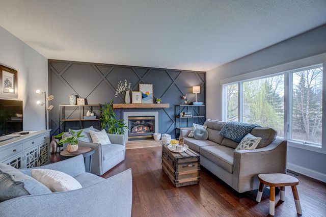 5264 Linden Trail N, Lake Elmo, MN 55042