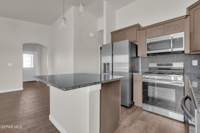 5937 RUIDOSO DOWNS Street, El Paso, TX 79932