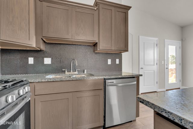 5937 RUIDOSO DOWNS Street, El Paso, TX 79932