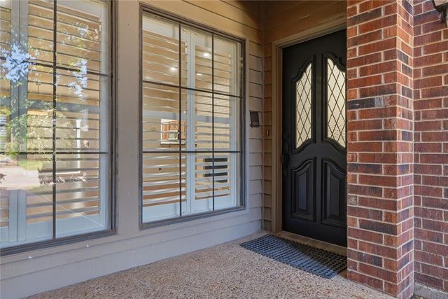 6208 Waterford Boulevard 106, Oklahoma City, OK 73118